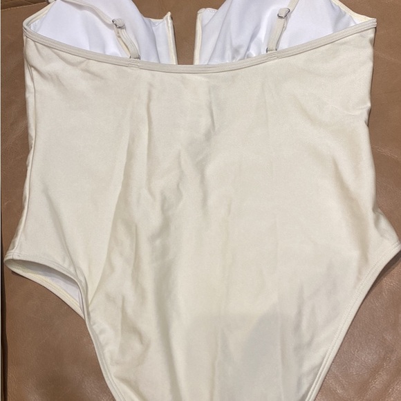 CUPSHE never worn white one piece - Picture 3 of 3